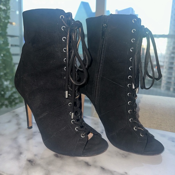 Aldo Black Heels - Picture 2 of 5